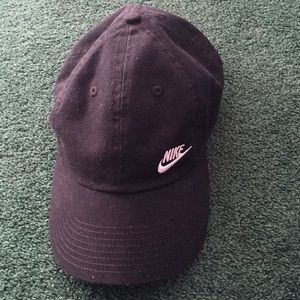 Black Nike hat